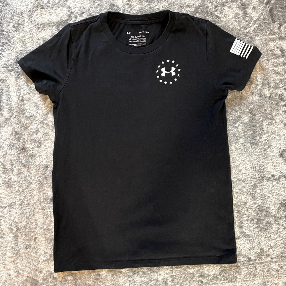 Women’s Under Armour Freedom T-Shirt. Size xs.